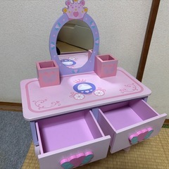 子ども用木製ドレッサーの画像