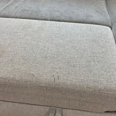 ソファーベッドとしても使用できるカウチソファの画像