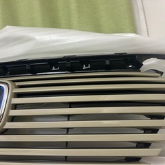 新品　VEZELフロントグリルの画像