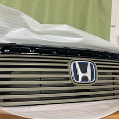 新品　VEZELフロントグリルの画像