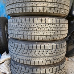 22年製もあり　スタッドレスタイヤ4本セット　　アルミ付　　15インチ　セレナ　ノア　ステップワゴン　などにの画像