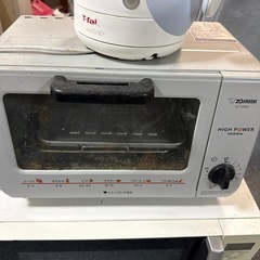 電子レンジ、トースター、湯沸かし器の画像