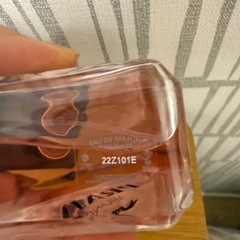 プラダ香水の画像