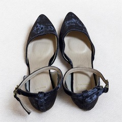 メヌエ 22cm パープル ベロア調 ストラップパンプス アンクルストラップ ベロア ベルベット ポインテッドトゥ フォーマルの画像