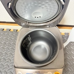 象印 ZOJIRUSHI 炊飯器 NS-LF05 0.54L 全面加熱 動作確認済み「美品」の画像