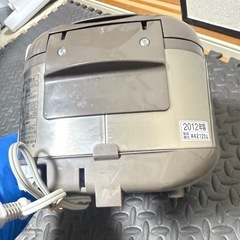 象印 ZOJIRUSHI 炊飯器 NS-LF05 0.54L 全面加熱 動作確認済み「美品」の画像