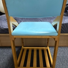 子供用　学習椅子の画像