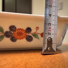 17：羽子板の形のお皿の画像