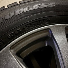 スタッドレスタイヤの画像