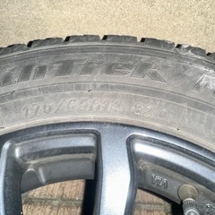 スタッドレスタイヤの画像