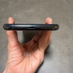 Apple iPhone 11 Pro ミッドナイトグリーン　本体の画像