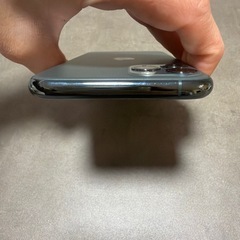 Apple iPhone 11 Pro ミッドナイトグリーン　本体の画像