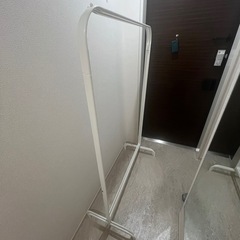 あげます　
ハンガーラック　2個 の画像