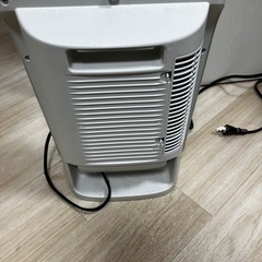 TEKNOS セラミックファンヒーター TS-123（W）動作確認済みの画像