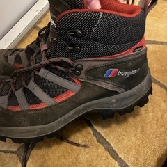 Berghaus 登山・トレッキングシューズ EU42（UK8）中古の画像