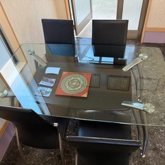 机・椅子セットの画像