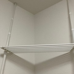 突っ張り収納　棚　ハンガーラックの画像