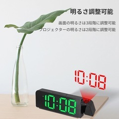 投影目覚まし時計 天井壁表示 180度回転 自動調光 温度表示 新品 お洒落の画像