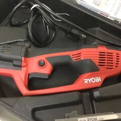 【🍀美品】京セラ(Kyocera) 旧リョービ 電気のこぎり ASK-1010 【木材からステンレスの切断まで幅広く使えるDIY木工に便利な万能タイプ】 切断能力 (庭木)径45mm・(木材)厚さ40mm・(軟鋼板)厚さ3.5mm・(塩ビパイプ)径120mm 618403Aの画像