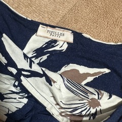  FIFILLES Paris フィフィーユ 花柄ひざ丈スカート T1（S相当）ネイビー の画像