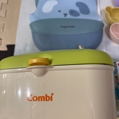 マグ、離乳食用食器、食事用エプロン、歯磨きシートなどの画像