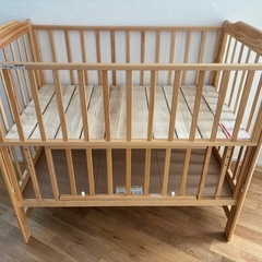 KATOJIハイシートベビーベッド（ナチュラル）の画像