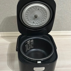アイリスオーヤマ炊飯器(RC-MB30-B)3合炊き　ブラックの画像