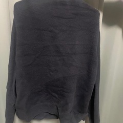 GU Vネックニットの画像