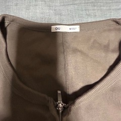 GU 長袖 ジップアップクロップドトップスの画像