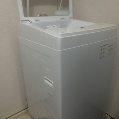 白の洗濯機の画像