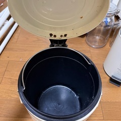 ゴミ箱の画像