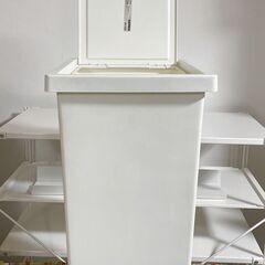 M728 IKEA フィルール ダストボックス ふた付容器 42L ホワイトの画像