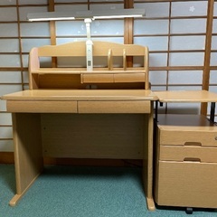 勉強机とイスセットの画像