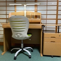 勉強机とイスセットの画像