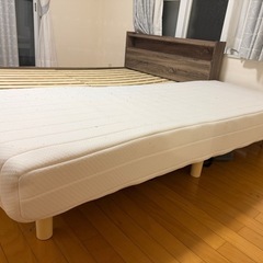 足付きマットレスセミシングルの画像