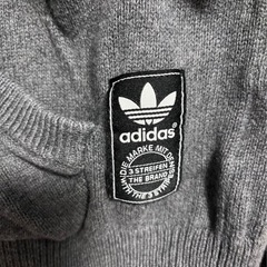 adidas ニットパーカーの画像