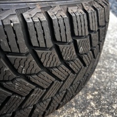 215/50R18  スタッドレス　バリ溝の画像