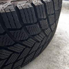 215/50R18  スタッドレス　バリ溝の画像