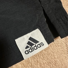 adidas（アディダス）黒 ハーフパンツ Mサイズ チャック付きポケット の画像