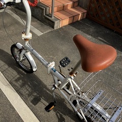 折りたたみ自転車の画像