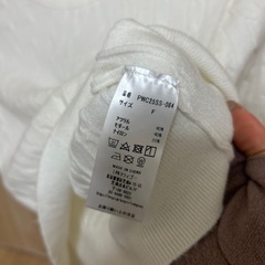 philly 白トップスの画像