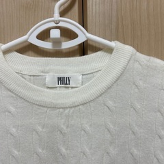 philly 白トップスの画像