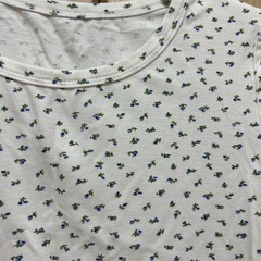 philly花柄トップスの画像