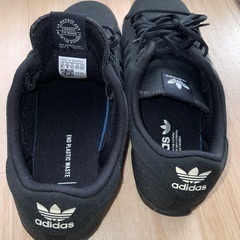 新品　adidas 靴の画像