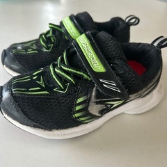 瞬足 16cm スニーカーの画像