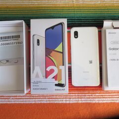スマホ（Galaxy A21白　箱有）の画像