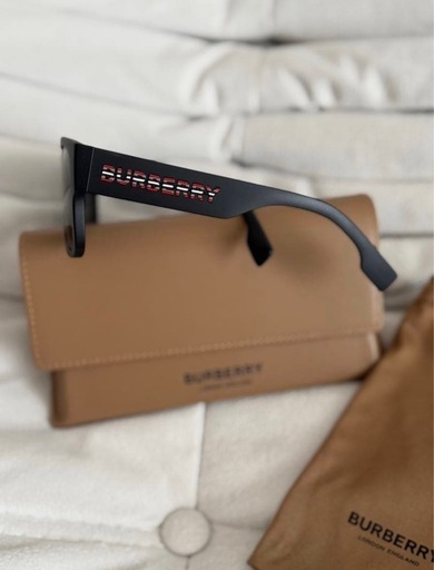 新品Burberryサングラス