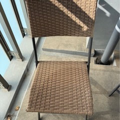 ラタン調折畳みチェア＆ガラステーブルセットの画像