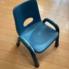 子供用椅子の画像