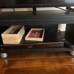 テレビ、ブルーレイ録画機能付き、テレビ台セットの画像